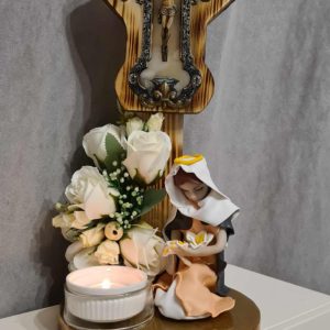 Cruci diferite culori si tematici cu flori/ingeri